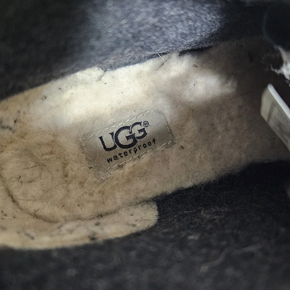 UGG Greda Black Leather Suede Duck Boots Womens 8 Waterproof Wool Lace Up